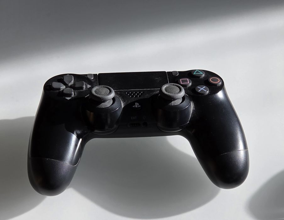 Playstation 4 Pro (с контролер)