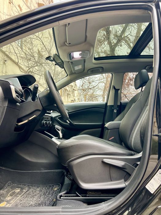 Tracker-2  Premier  1.0L Turbo Не битая не крашеная