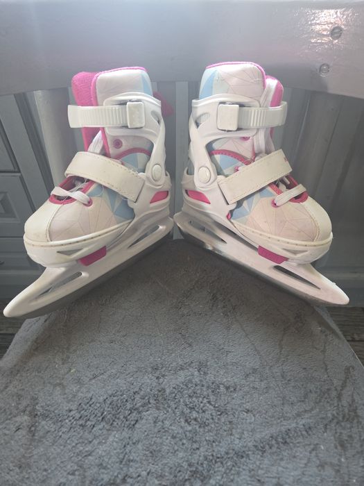 Продам  коньки д