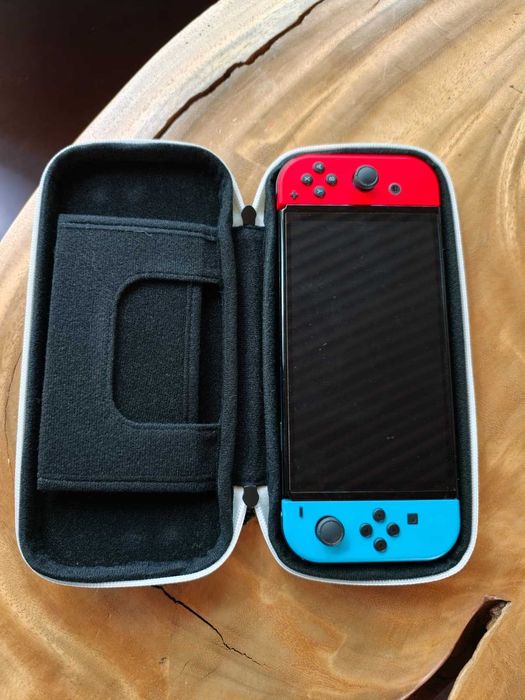Consola Nintendo Switch (OLED model) rosu/albastru