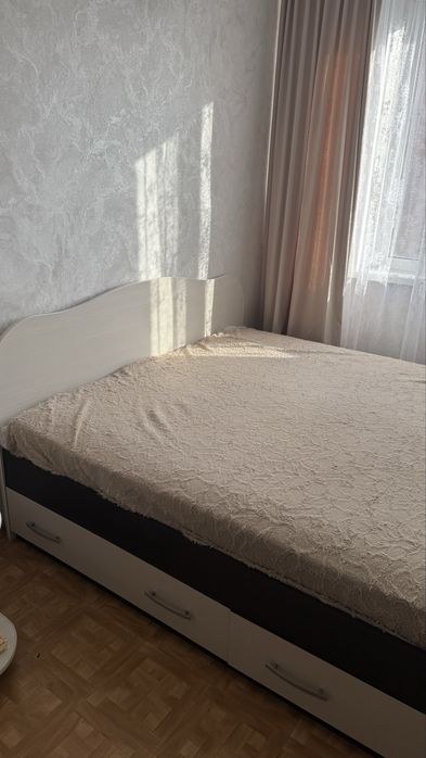Продам двухспальную кровать
