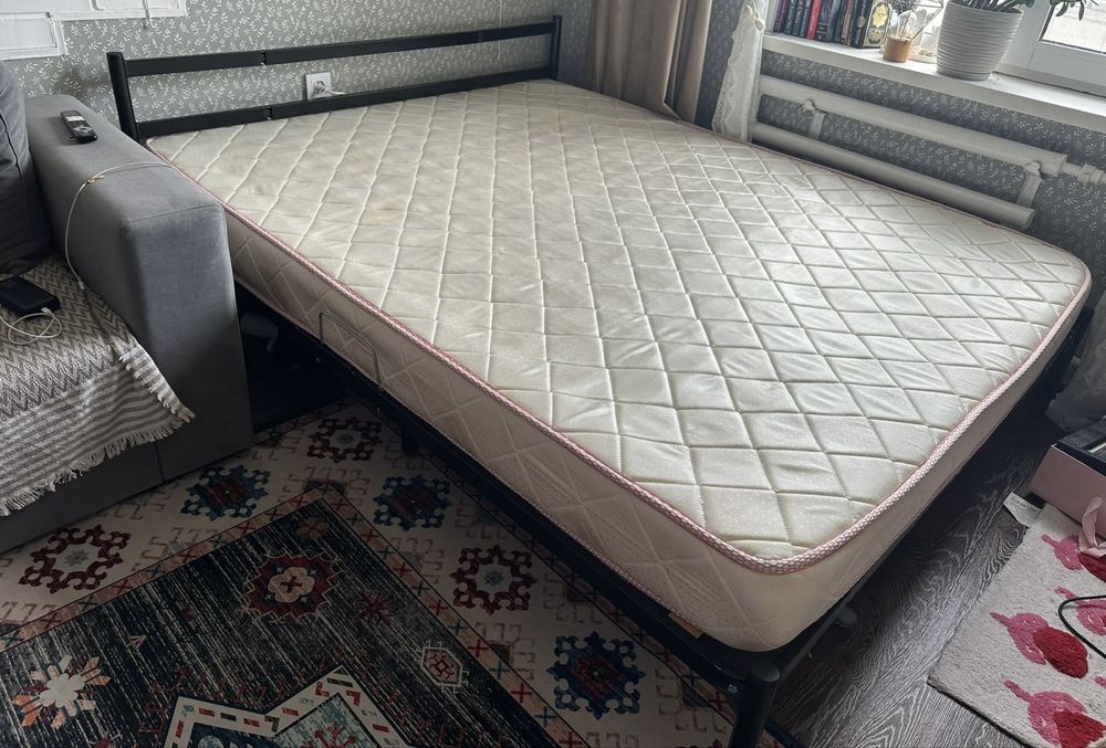 Продам двухспальную кровать