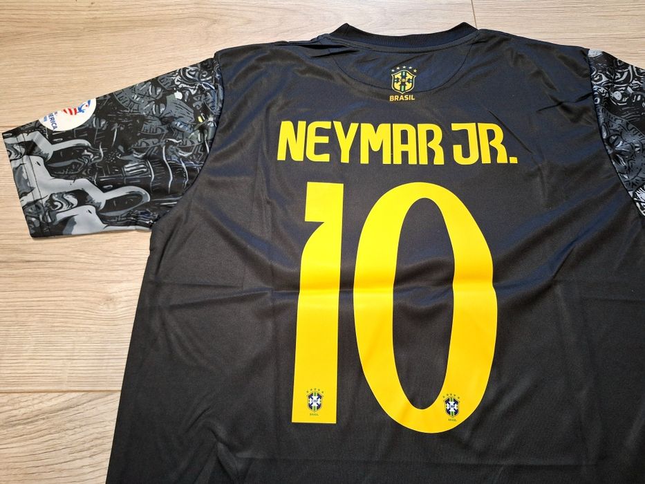 Футболна фланелка на Бразилия #Неймар #10# специално издание!