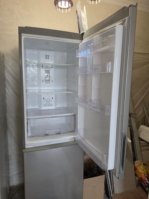 Продам холодильник LG
