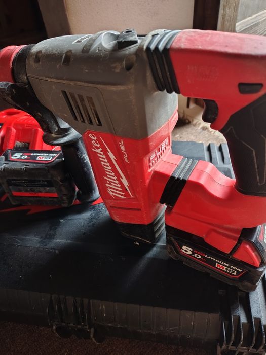 Vând rotopercutor Milwaukee M18 chpx