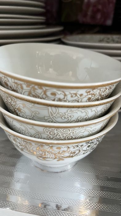 Набор посуды (тарелки и пиалы)