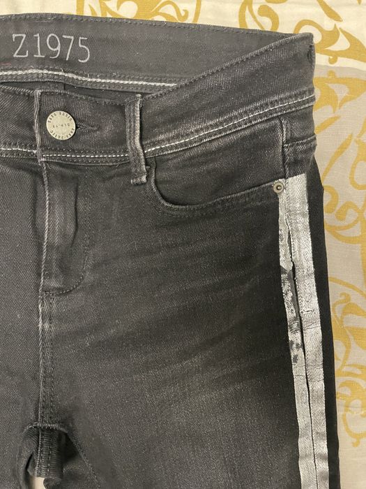 тесни дънки ZARA с лента отстрани