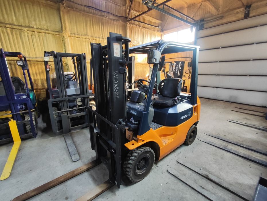 Продам вилочный погрузчик. Кара