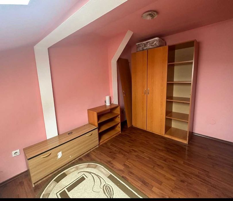 Inchiriez apartament decomandat doua camere Str.Henri Coanda