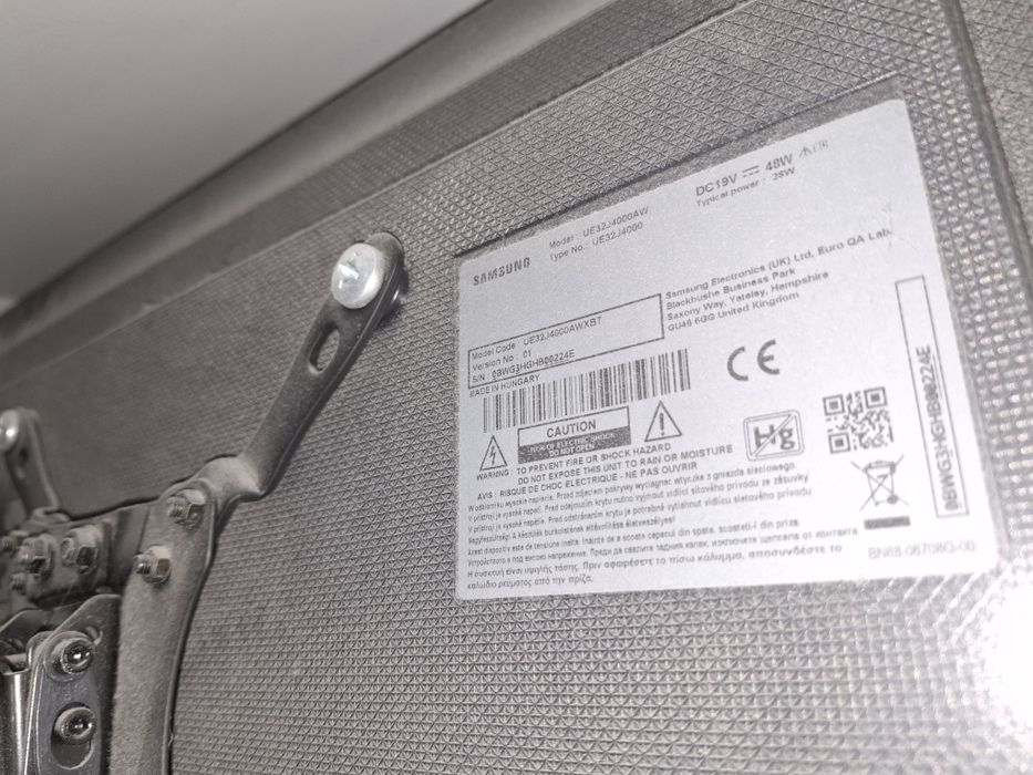 Televizor LED Samsung, 80 cm, HD, Model UE32J4000AWXBT