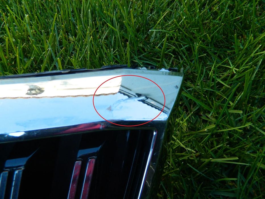 Grila centrala cu distronic Skoda Superb 3 model 2019-2022 cod 3V0853653G