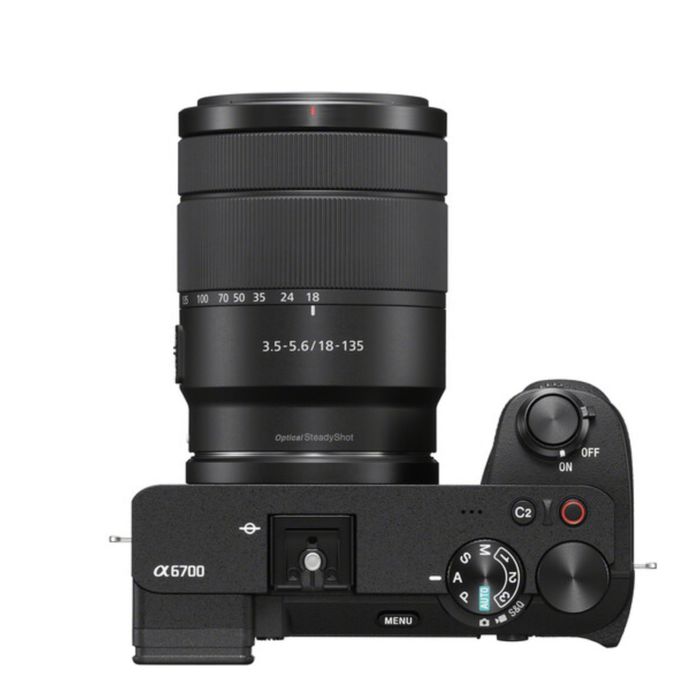 Sony A6700 + 18-135mm Kit + Small rig