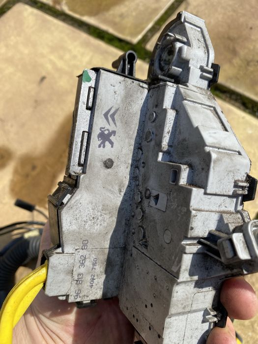 Оригинална задна брава Citroen Jumpy 2010