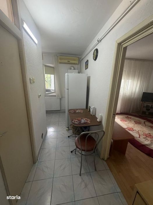 Garsoniera decomandata, 35 mp utili, etaj 1/4, zona Lapus Argesi