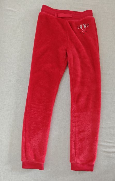 Trening Fetițe Pufos / Fleece – Roșu cu Ren – Mărime 134 cm