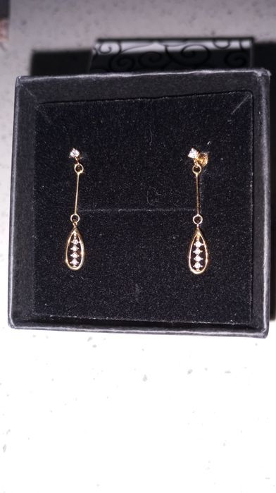 Нови нежни златни обеци и кулие,