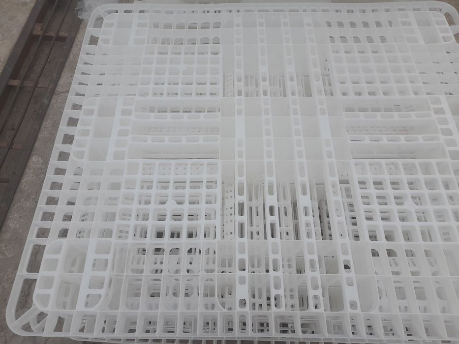 Продаётся поддоны российский