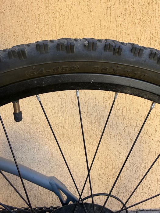 B’Twin Rockrider MTB – frâne pe disc, suspensie, stare foarte bună!