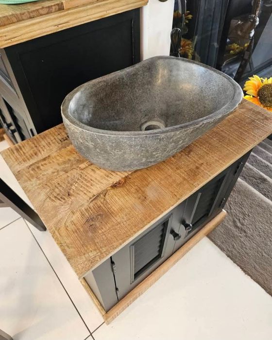 Чисто нов Шкаф от мангово дърво мивката не се продава