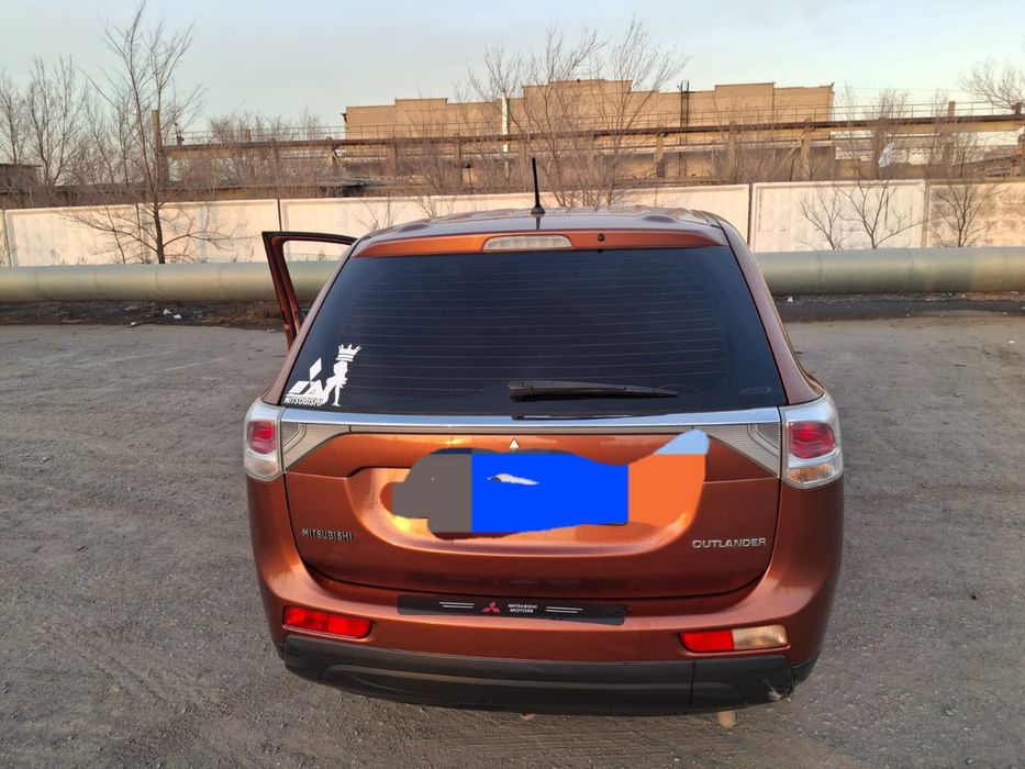 продам Mitsubishi Outlander (2012)