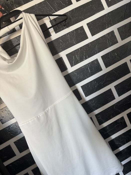 Елегантна бяла еокля