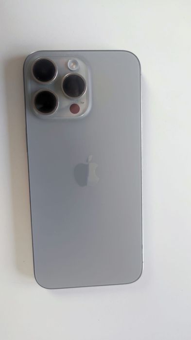 Vând IPhone 15 Pro Max