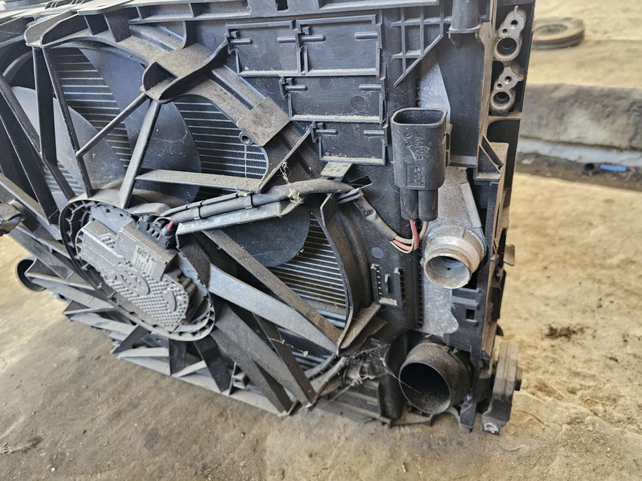 Радиатор с перка радиатори бмв f10 f11 ф10 ф11 520д 525д