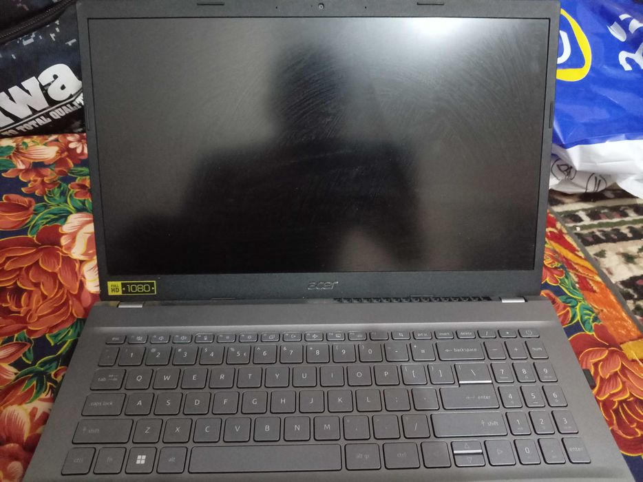 Acer Core i5 kompyuter sotiladi