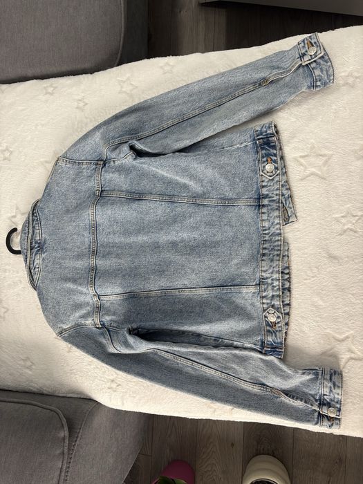 Днково яке на марката ZARA и черно дънково яке