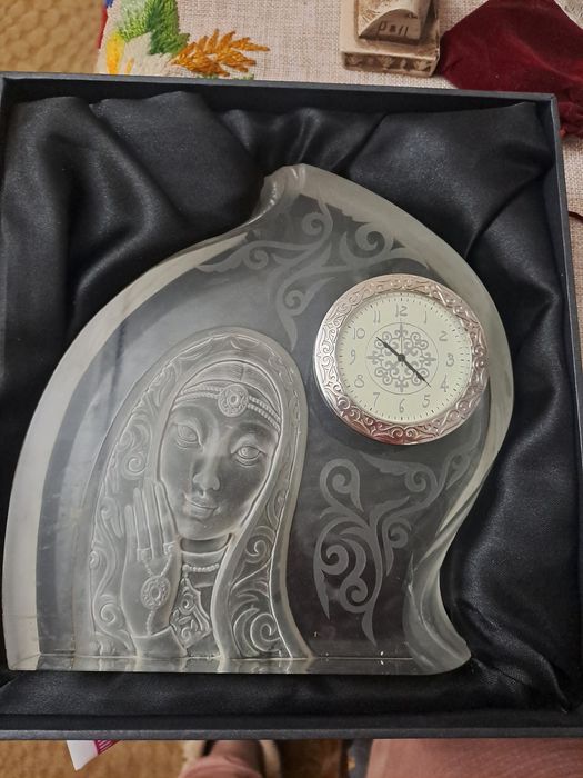 Продам часы новые