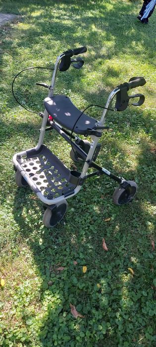 Rolator pliabil cu 4 roti / Cadru de mers