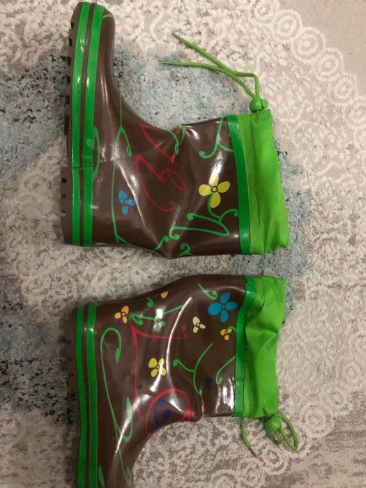 Продам женскую обувь