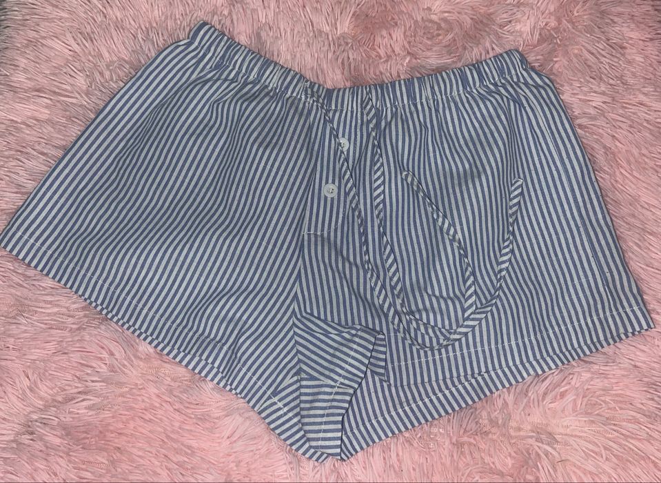 Vand pantaloni scurti