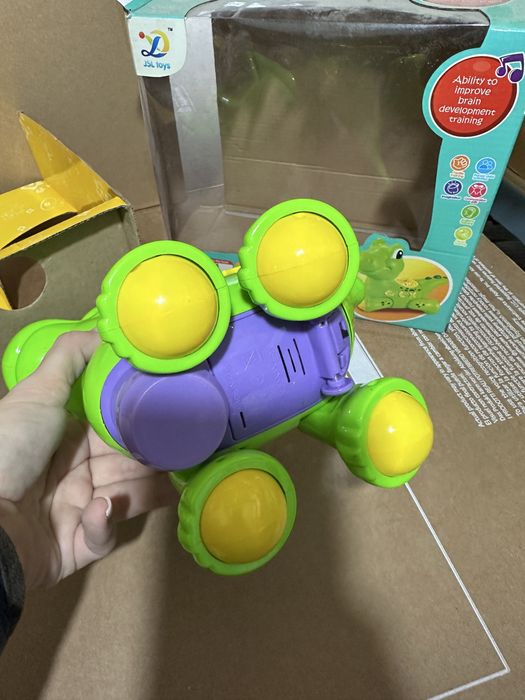 Играчката свети, движи се, свири за деца до 3-4 години