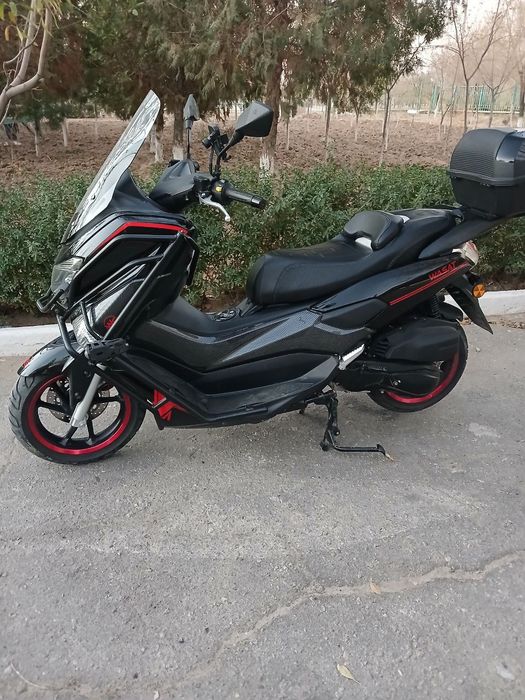 Продам скутер цена договорная