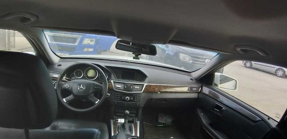 Dezmembrez Mercedes E Class W212 2010 2.2D