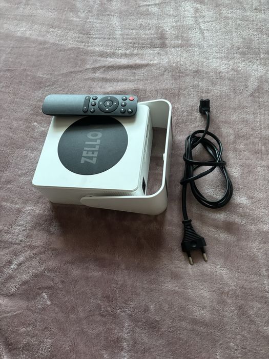 Проектор настенный