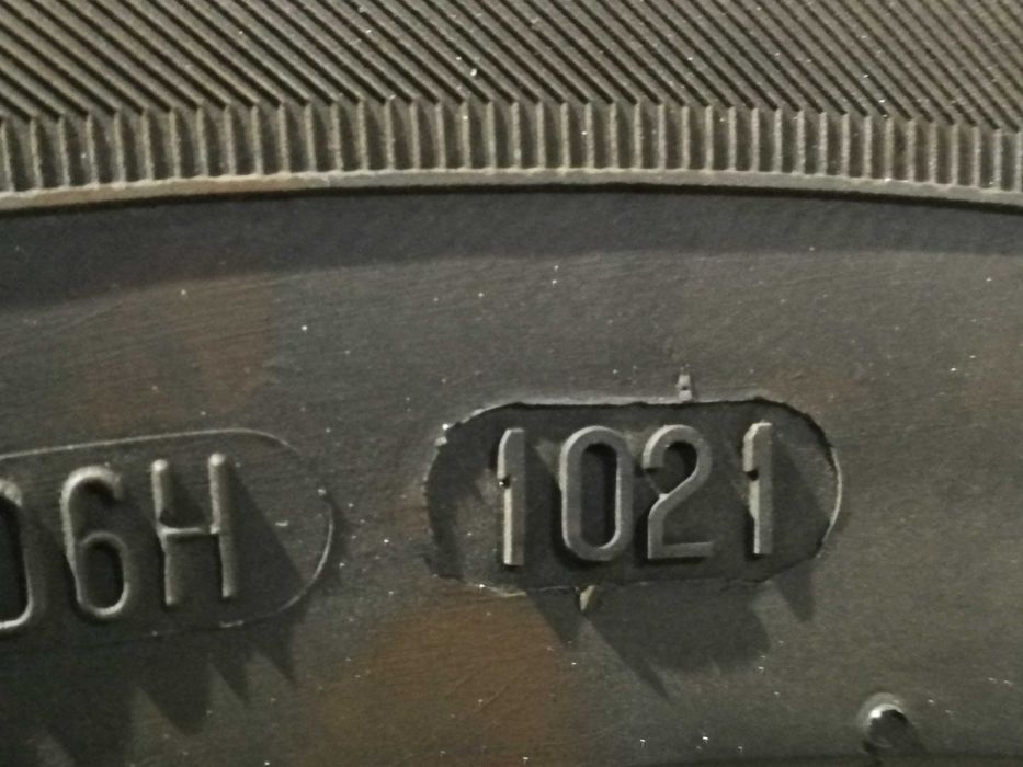 235/60/16  летни  Унироял дот1021 на джанти от Кия Спортидж