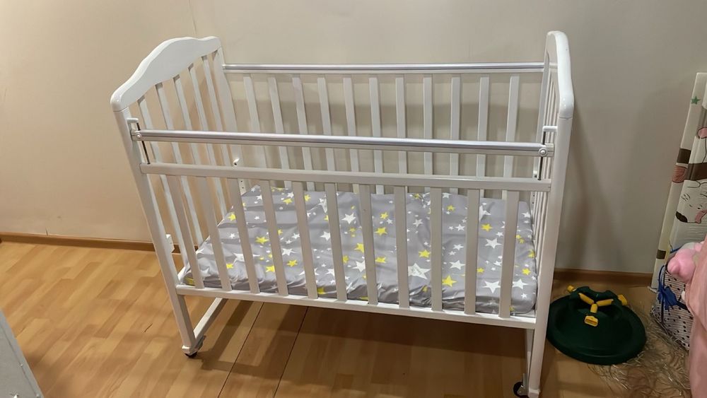 Кроватка манеж белая