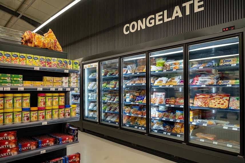 Vitrina Congelare Palermo Premium 320cm – Cu Agregat Extern si Montaj Inclus. NOU