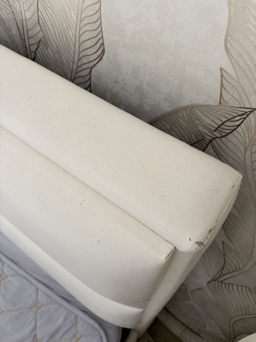 Продам кровать двухспальную срочно