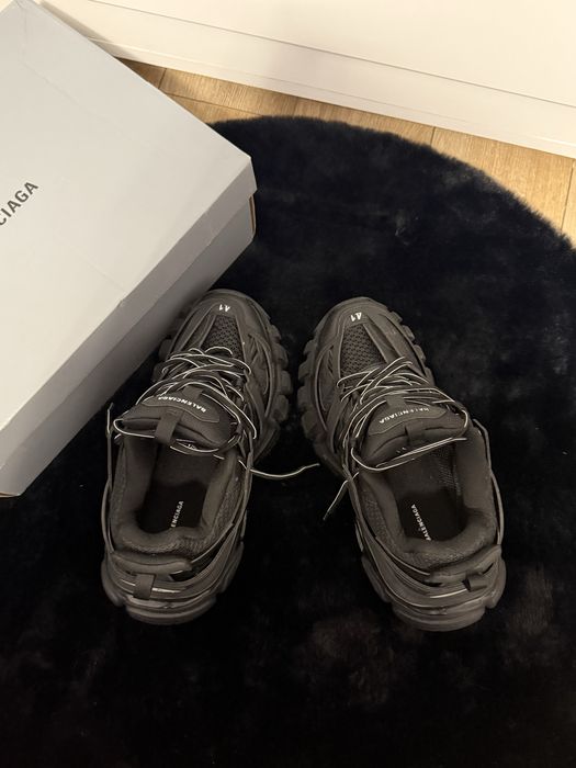 Balenciaga track