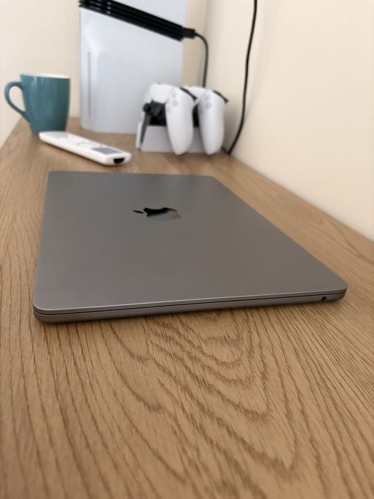 Macbook air m3 13" 2024 / 8 GB RAM / 256 GB storage