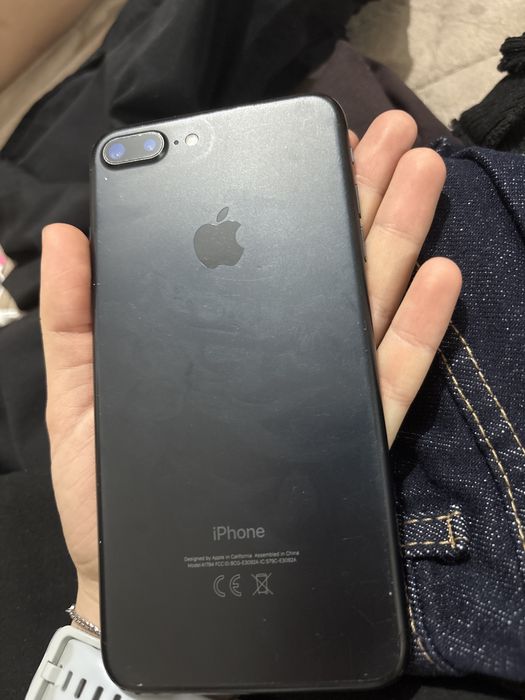 Продам iPhone 7+