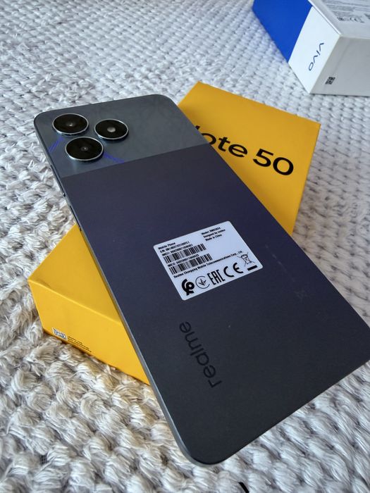 Продам 2 телефона по 35к