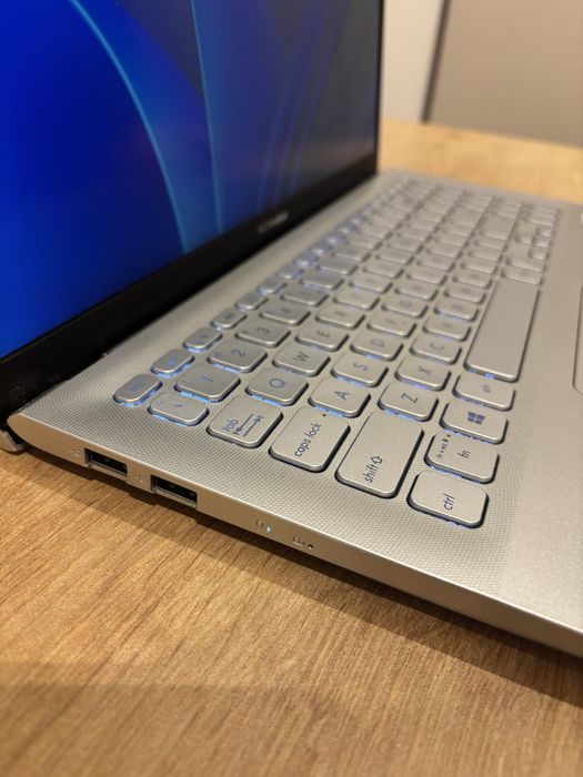 Asus vivobook 15