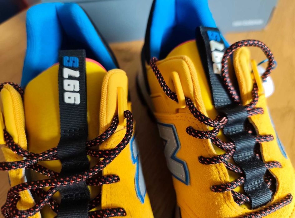 New Balance 997S Varsity Gold Black