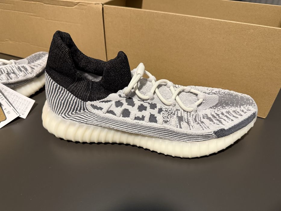 Yeezy 350V2 CMPCT