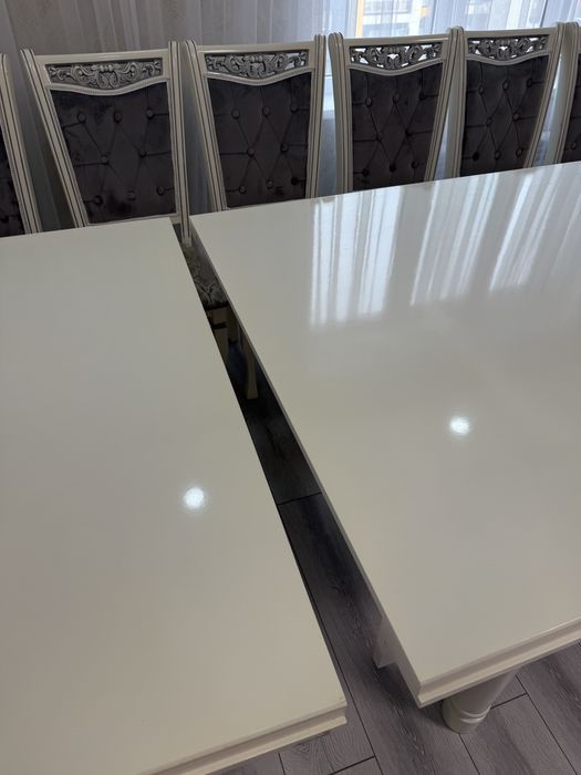 Продается стол.