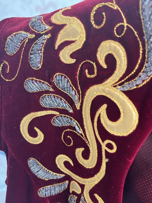 Кажекей с красивыми стразами которые блестят